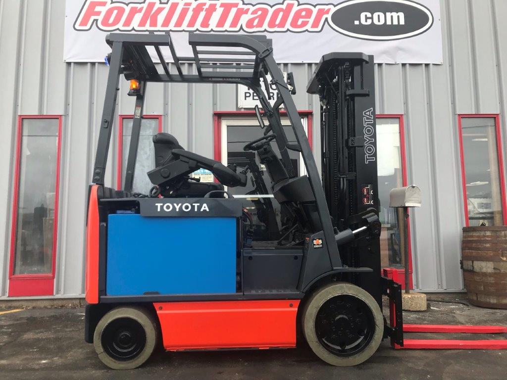 White non-marring cushion tires 2015 toyota forklift for sale White non-marring cushion tires 2015 toyota forklift for sale